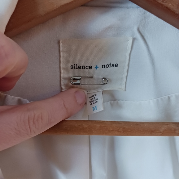 Silence + Noise Cream Blazer - Picture 3 of 4